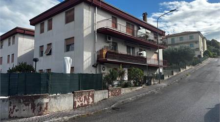 APPARTAMENTO 3 CAMERE CON GARAGE E ORTO FALCONARA