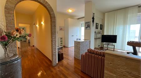 Torrette appartamento ristrutturato vista mare