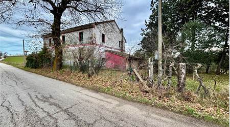 Town House for Sale in Monte San Vito