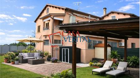 Porzione di Casa In Vendita a Falconara Marittima