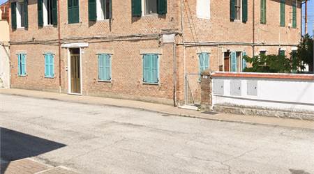 APPARTAMENTI IN BIFAMILIARE CON GARAGE FALCONARA M.MA